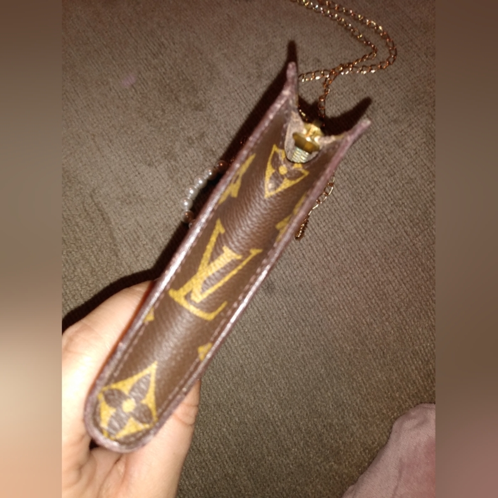 Louis Vuitton pouch 👝 - Picture 2 of 8